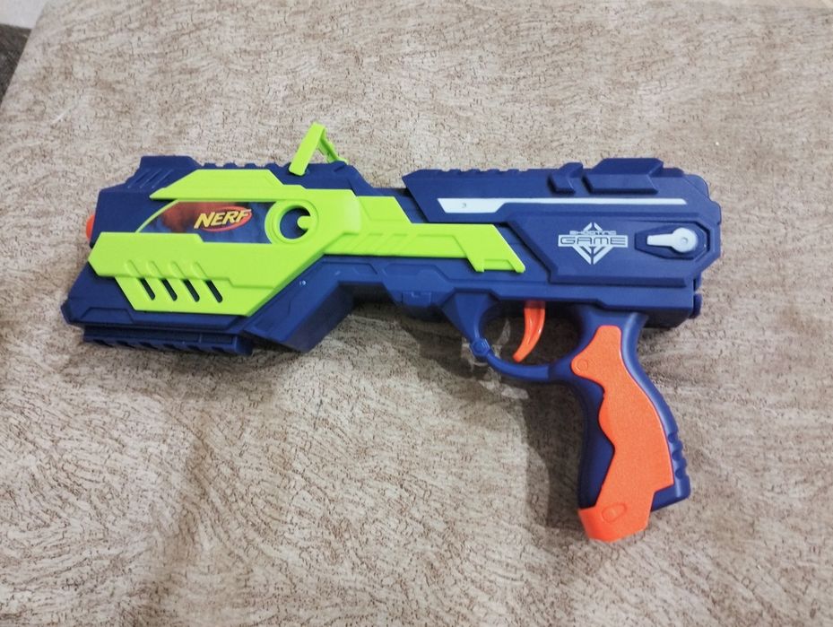 Игрушечный автомат Nerf