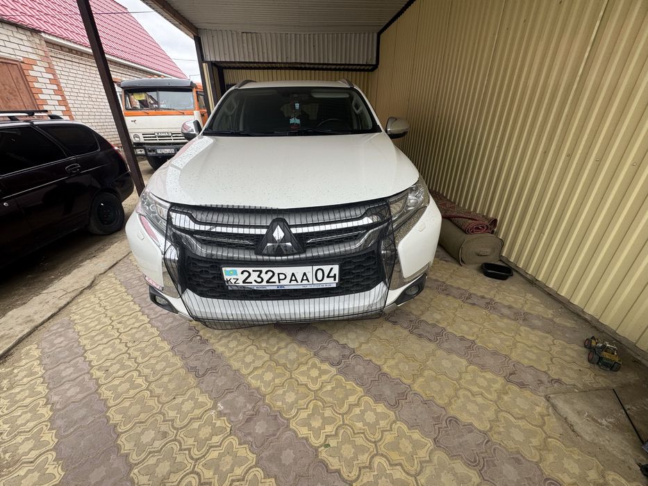 Mitsubishi паджеро спорт