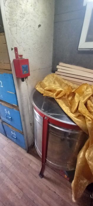 Vand camion omologat apicol!