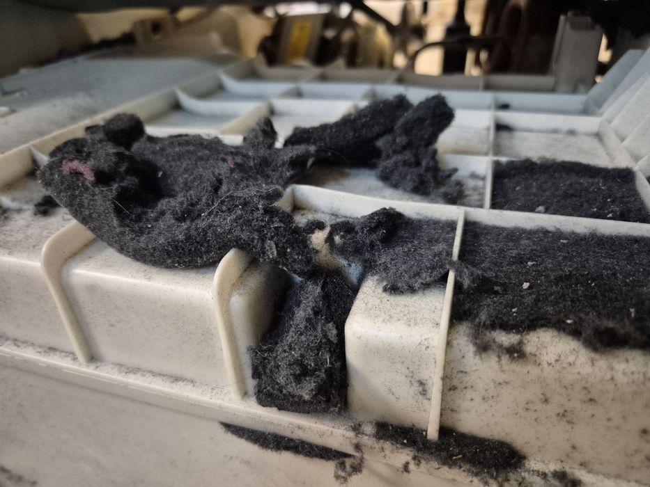 Reparăm.Curățăm și Igienizăm Uscător de Rufe