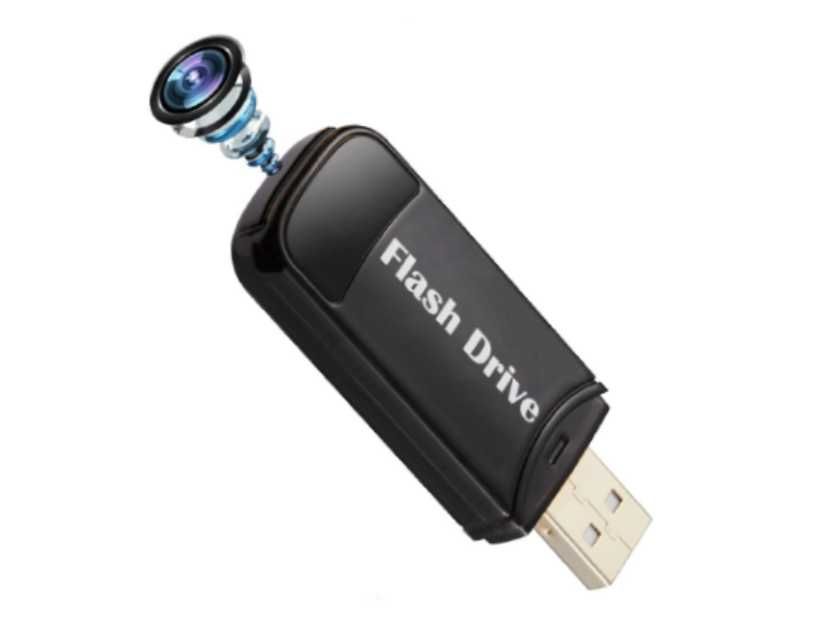 Camera spion disimulata in stick usb