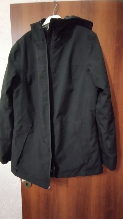 Черно ватирано яке