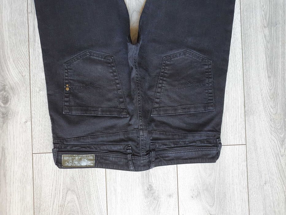 Blugi DIESEL "Belther" Slim-Tapered - Marime W32 L32 (Talie 88 cm)