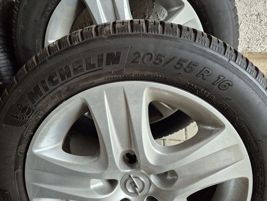 Jante aliaj Opel 16 inch cu cauciucuri Michelin iarnă  205-55-16
