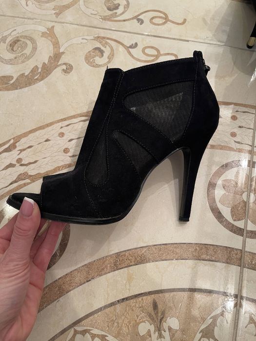 Дамски елегантни сандали, черен велур Bershka нови