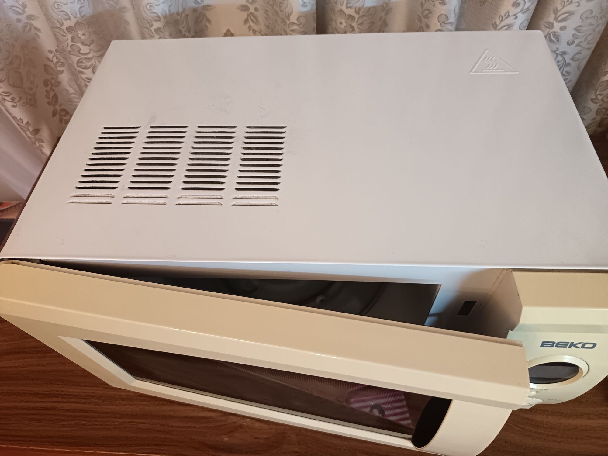Микроволновая печь Beko MVF 2310 EW