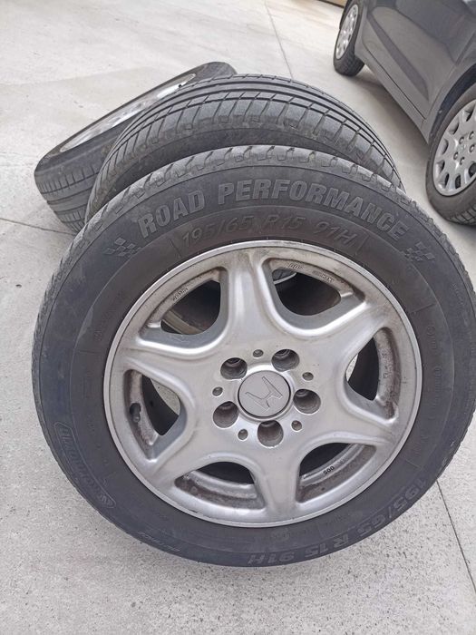 Set 4 jante R15 5x114,3 cu anvelope de vara pentru Hiunday.