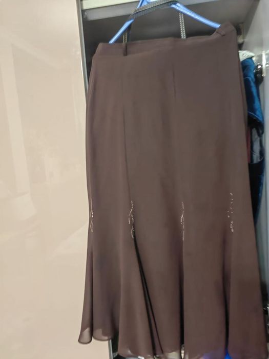 Обежда бу в отл состоян блузки,юбки,платья,верх од.46-50.Цены от 1000т