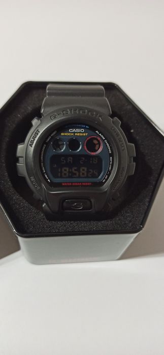 Casio G-Shock dw 6900bmc