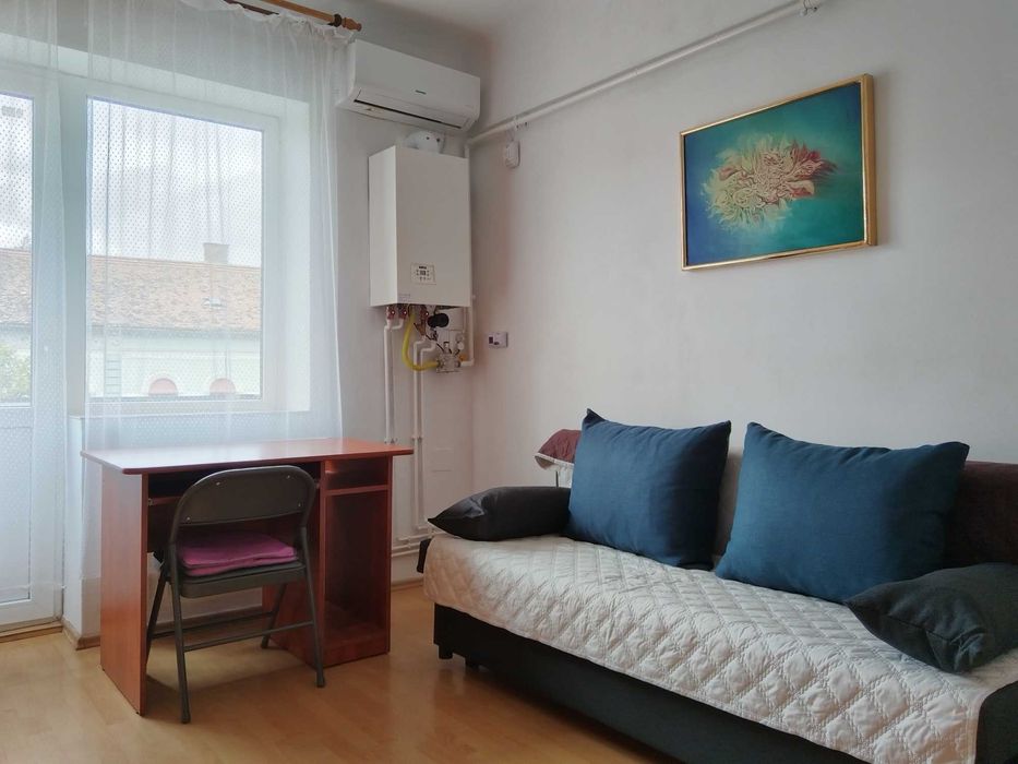 Garsonieră în zona centrală - pe str. Horea -pt. BIROU sau pt. LOCUIT!