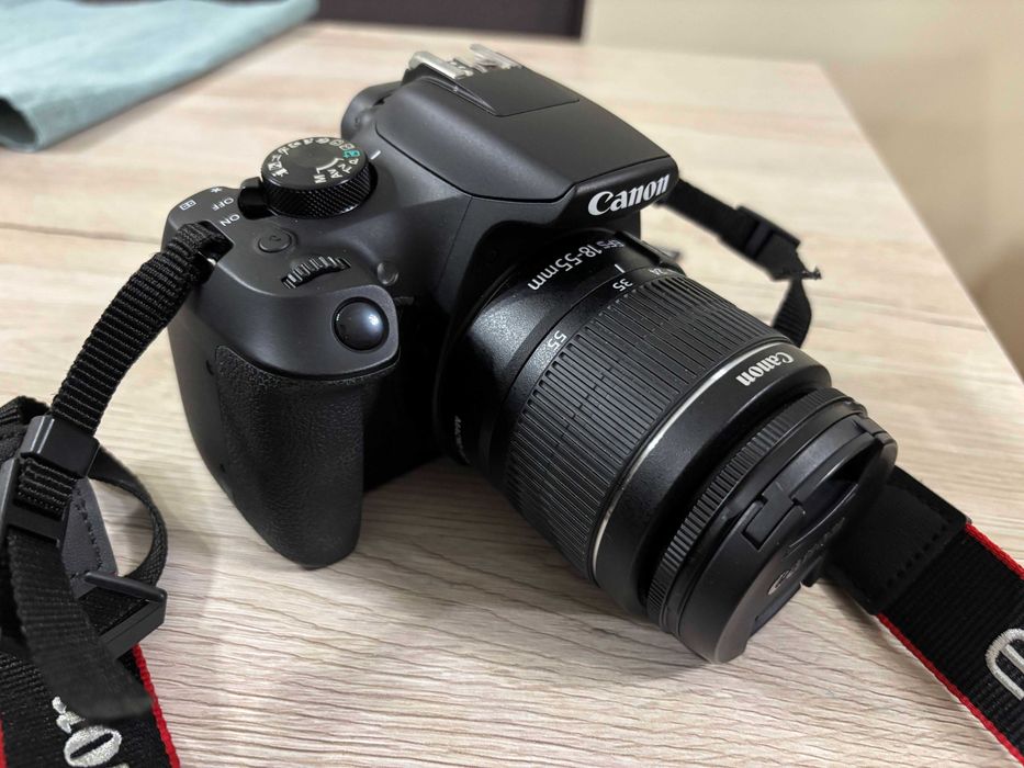 Фотоапарат Canon 1300D Комплект