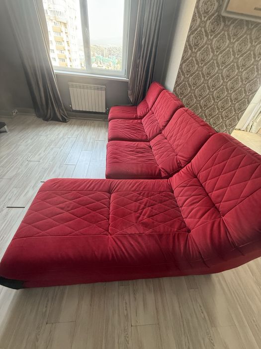Срочно продаю старую мебель и диван