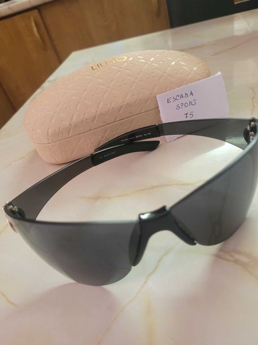 Ochelari de soare , dama , marca Escada Sport , cu toc