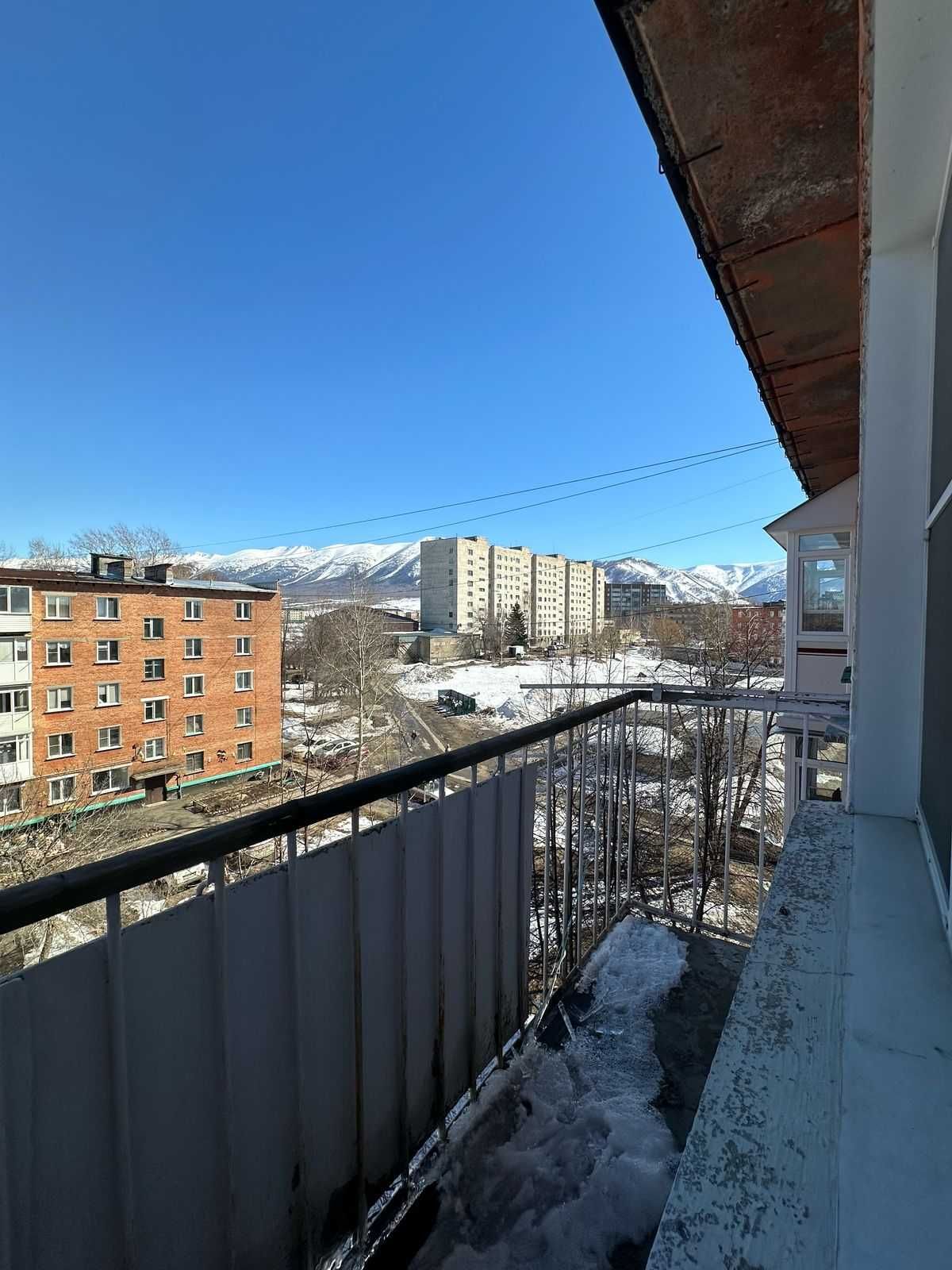 Продам 2х комнатную квартиру на 4 микрорайоне в 8 доме.