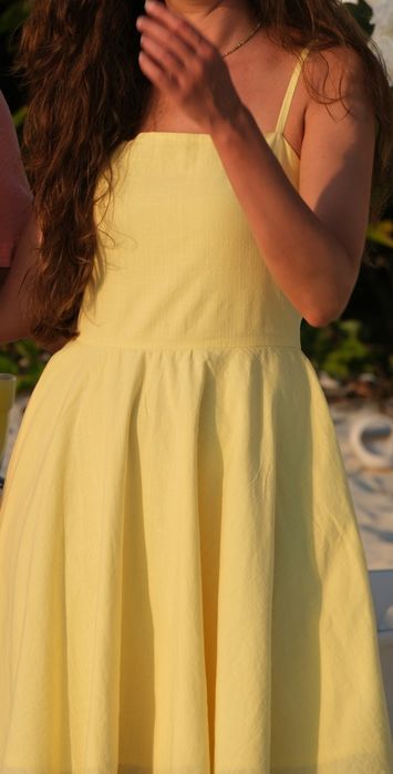 Жълта ленена рокля