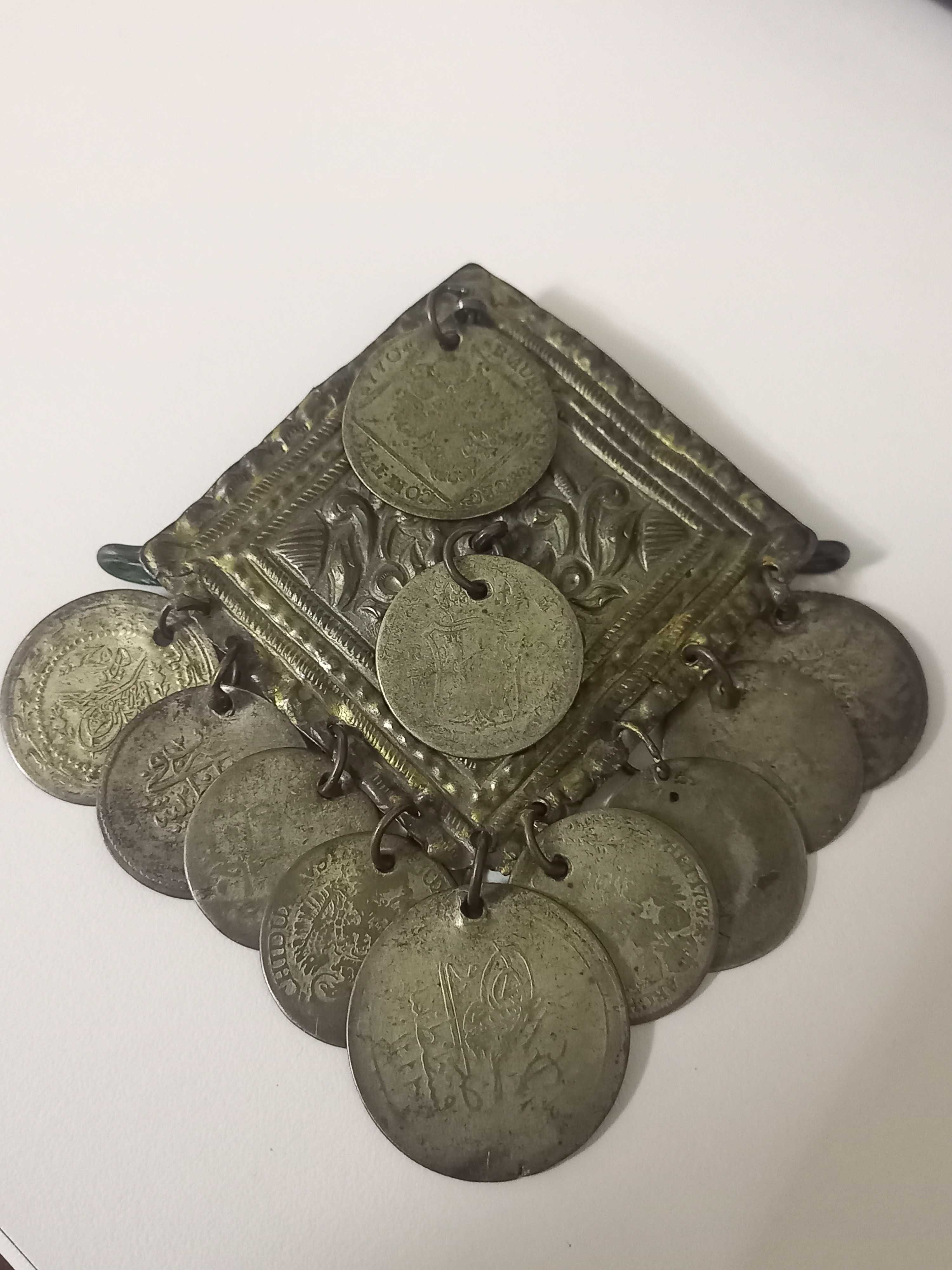 Възрожденски Сребърен ромб нагръдник забодка трепка накит редки монети