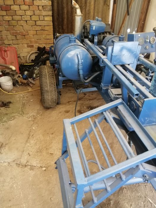 Vînd despicator de lemne motor diesel  Timiș