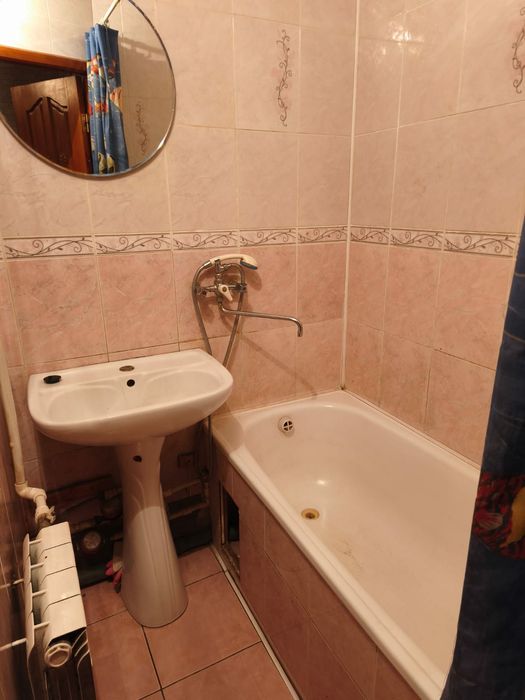 Продам  2 ком.район Бегемота