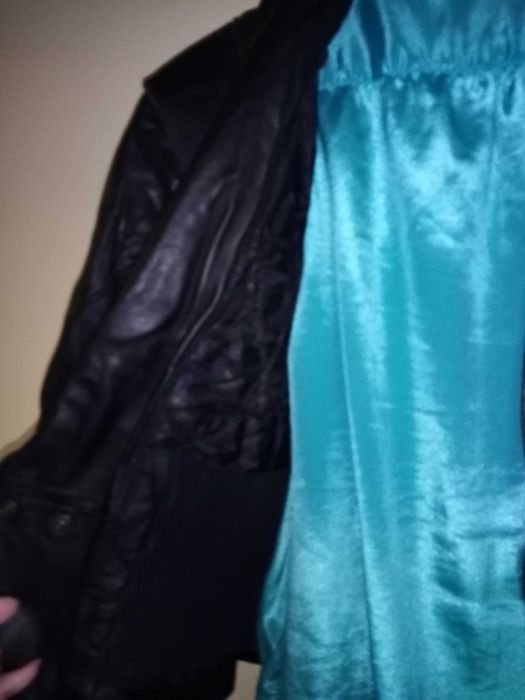 Практично дамско яке от естесвена кожа