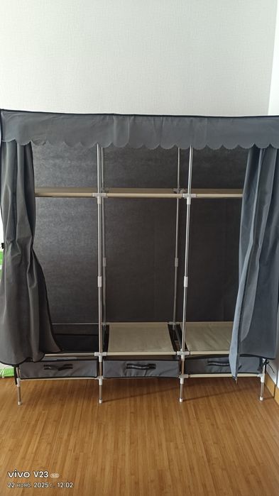 Шкаф для одежды в спальню и прихожую