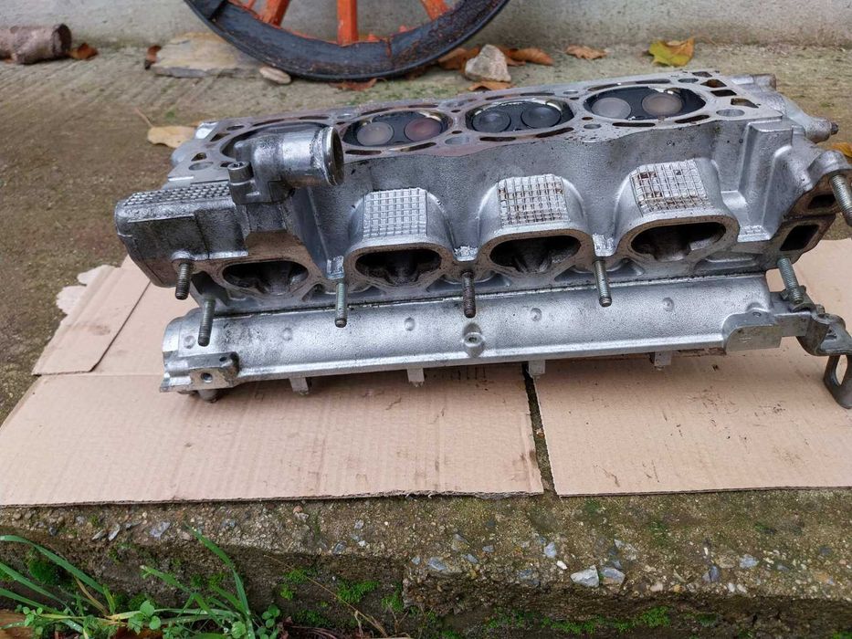 Цилиндрова глава за двигател x18xe1, картер, капак клапани, масл помпа