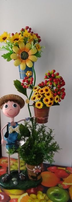 Подставка для цветов кованная .