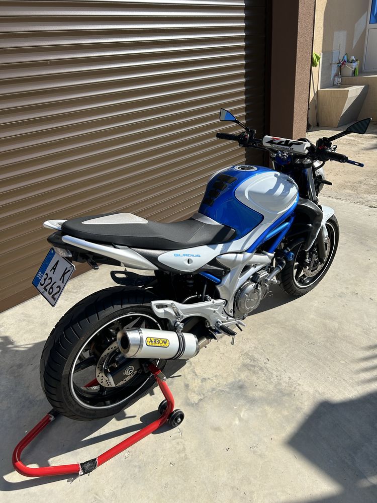 Suzuki Gladius 650
