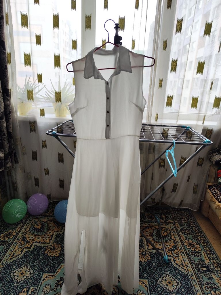 Продам платья 2 новые и 2 один раз одевала