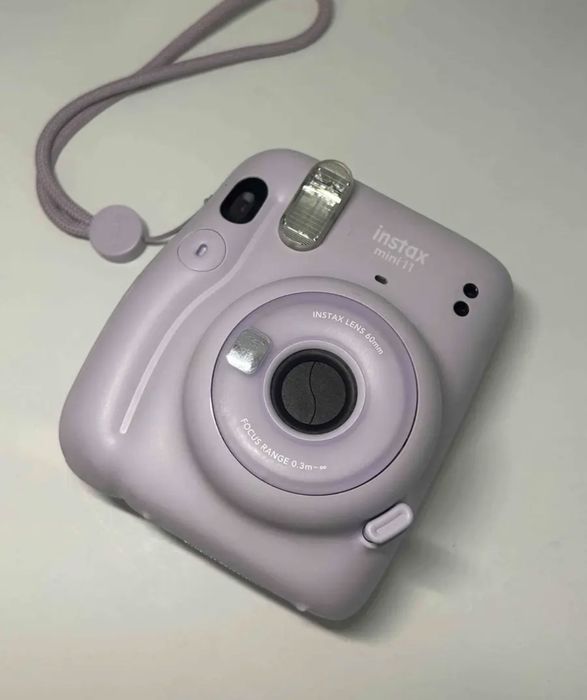 Продам Instax mini 11