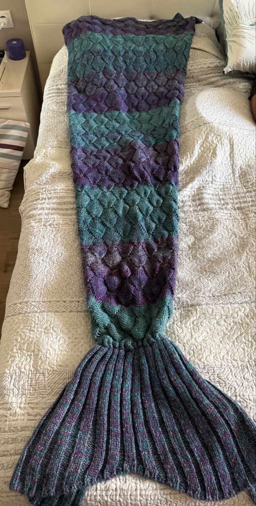 Knitted mermaid blanket  / Вълнено одеало мотив русалка