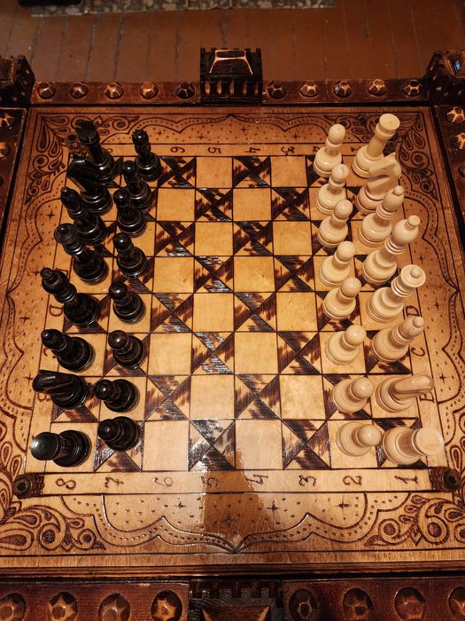 Шахматы нарды ручной работы "Замок" размер 70х70