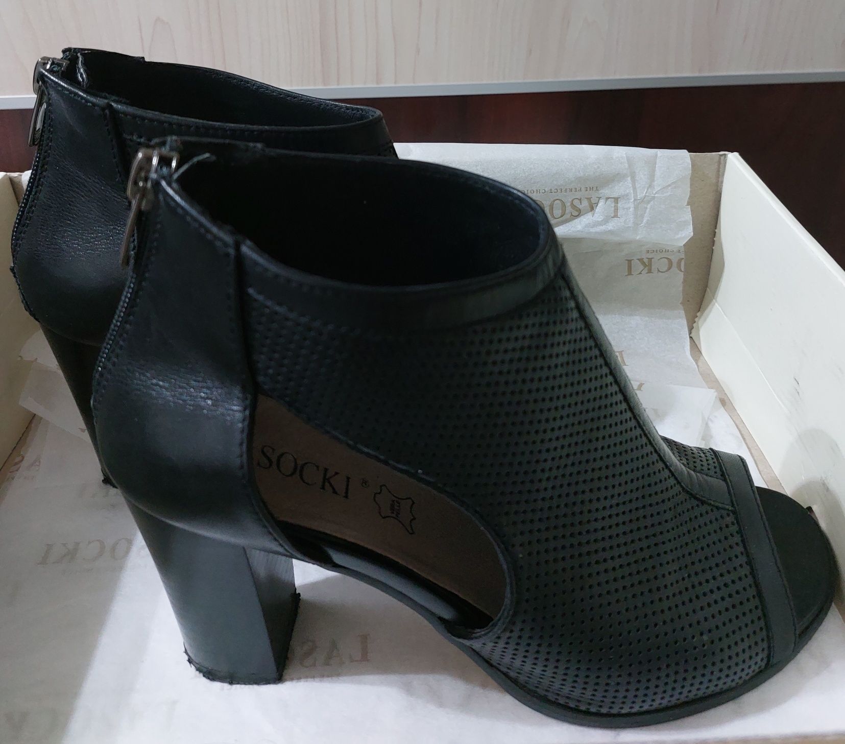 Sandale negre piele Lasocki
