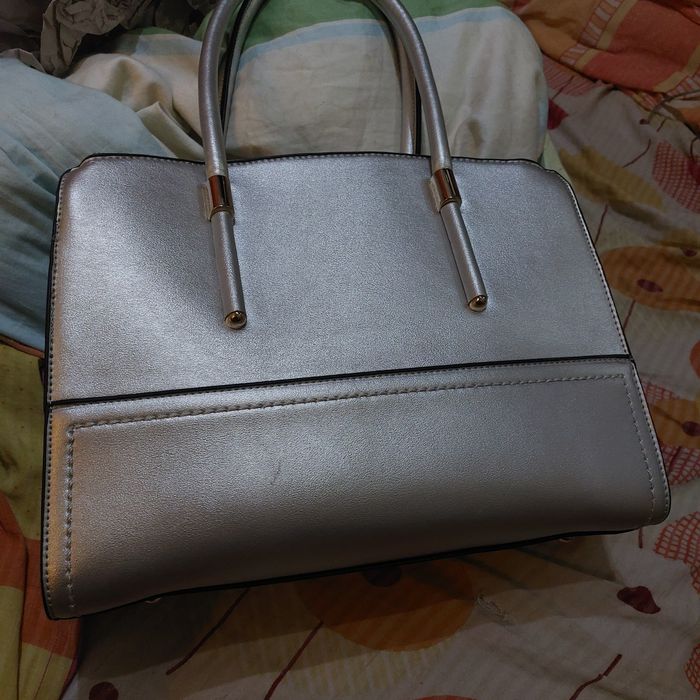 Vând 2 Genți noi nefolosite