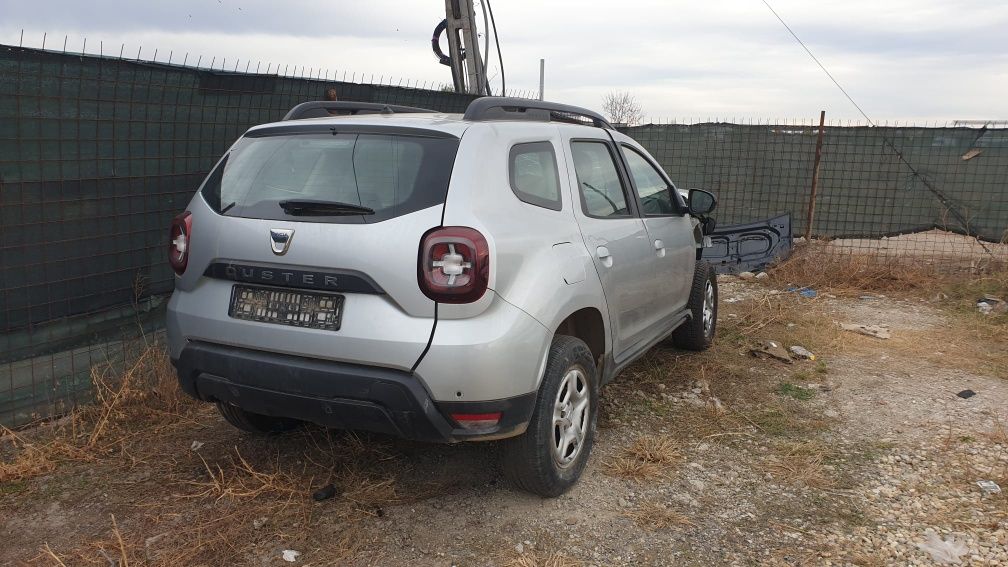 Dacia Duster avariat lovit