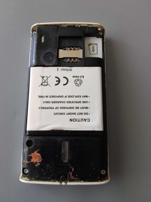 Sony Ericsson Xperia X8 (E15i) + забядно