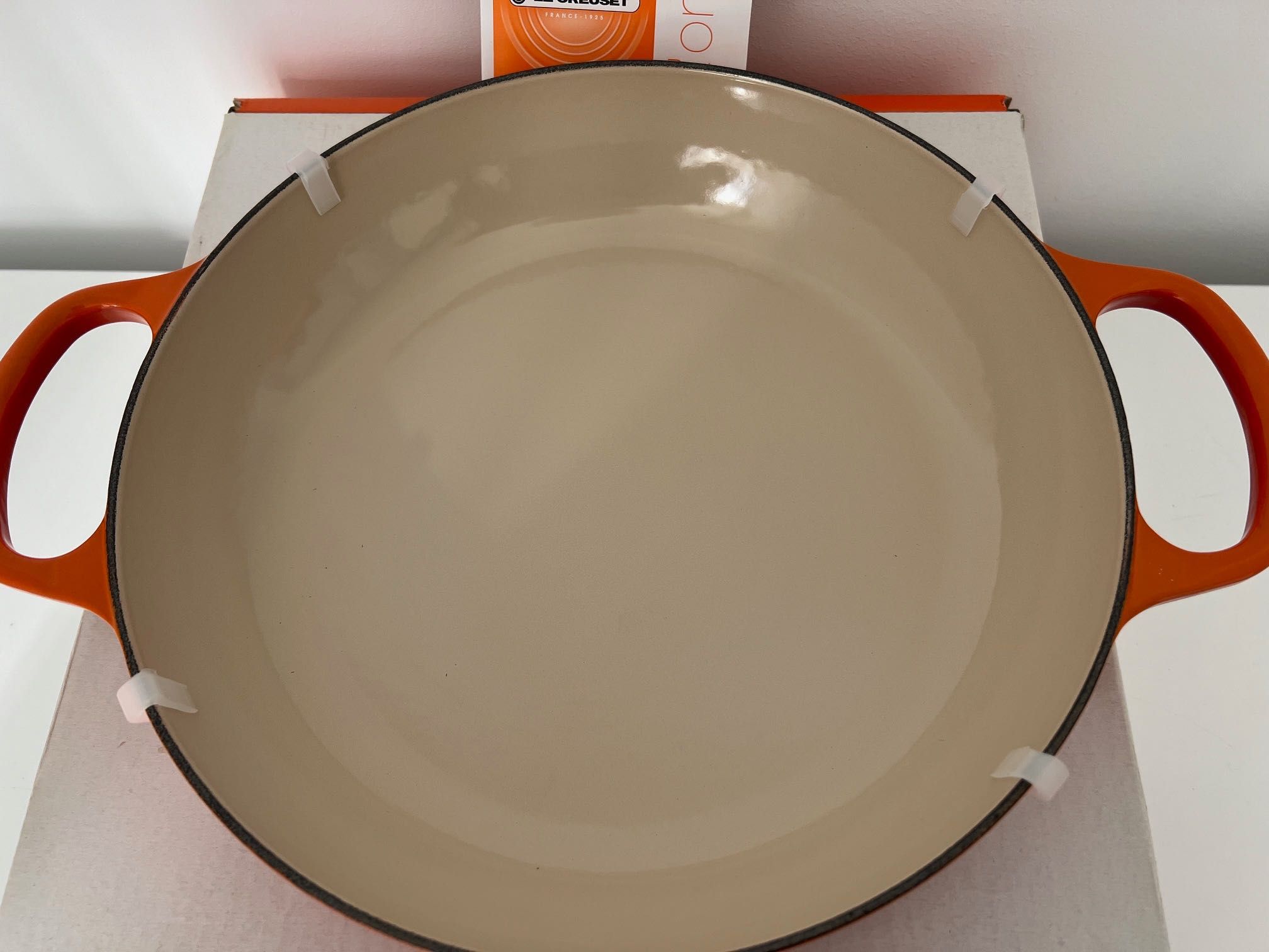 Oala cu capac de sticla Le Creuset 30 cm