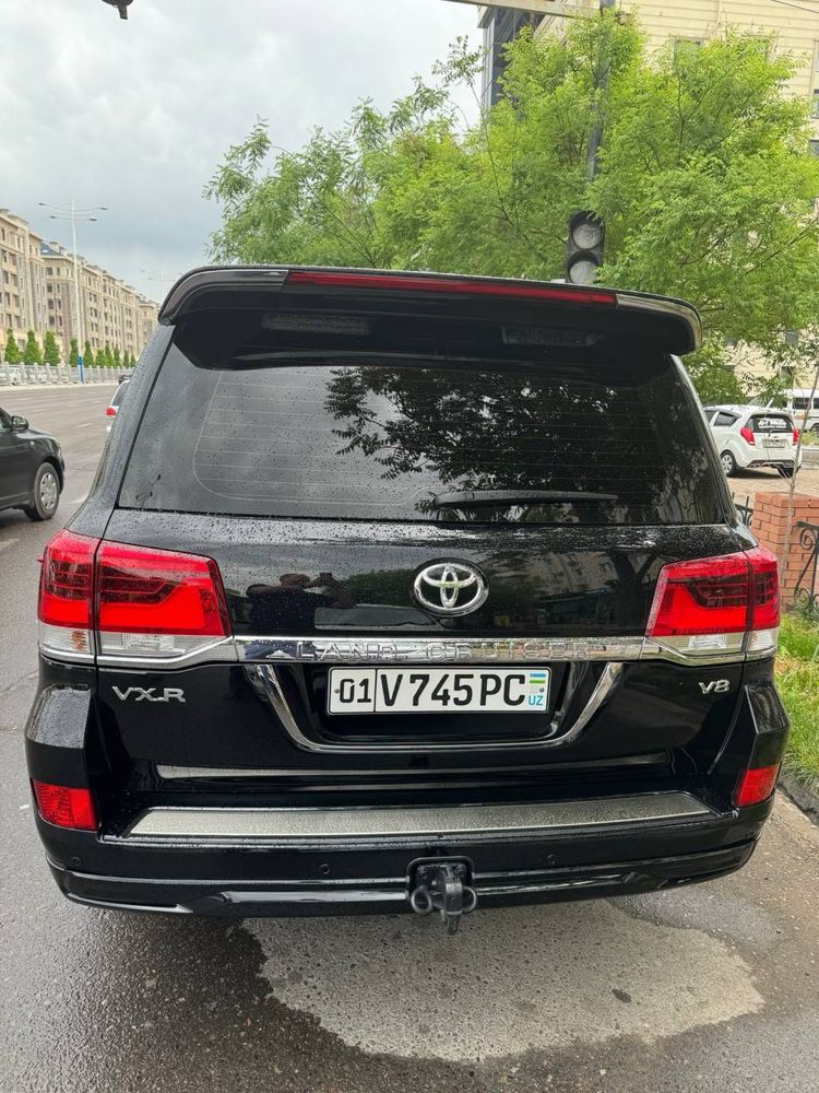 Toyota Land Crusier 200