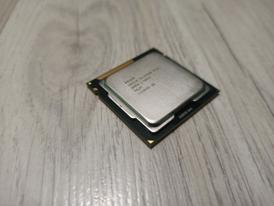 Двуядрен процесор Intel Celeron G530 2.4 GHz сокет LGA 1155 - 15 лв