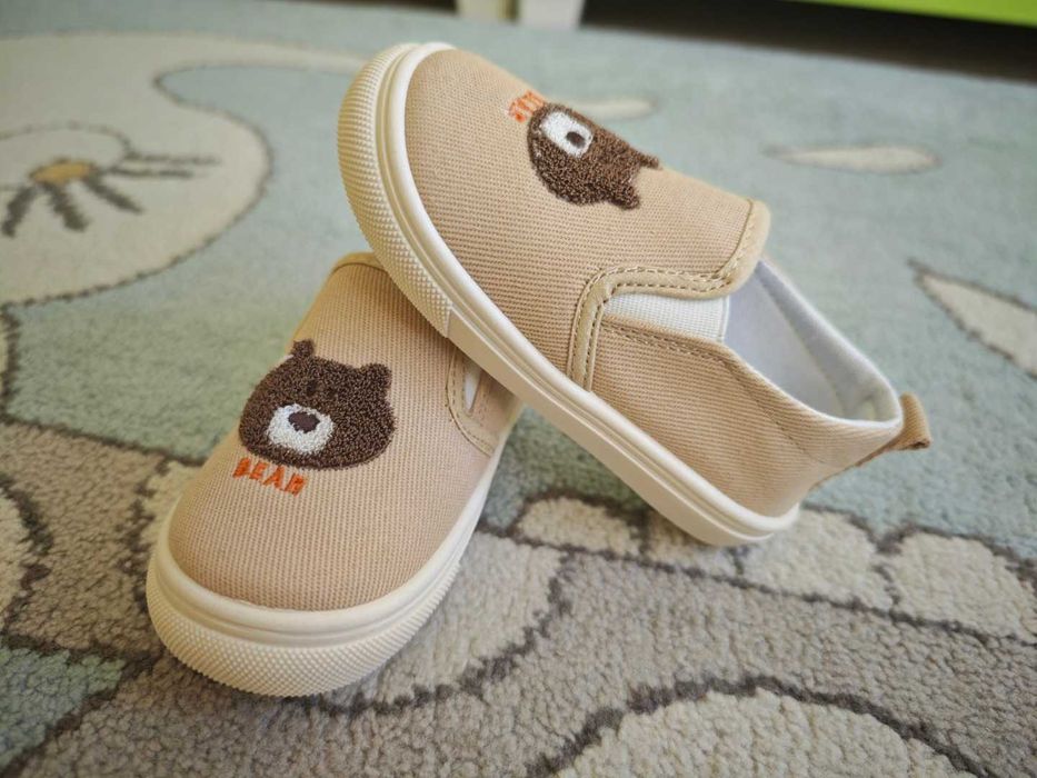 Детски боти 23ти номер и пантофи 27ми номер