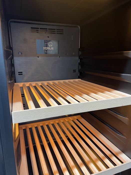 Охладител за вино Haier HWS236GDEH1