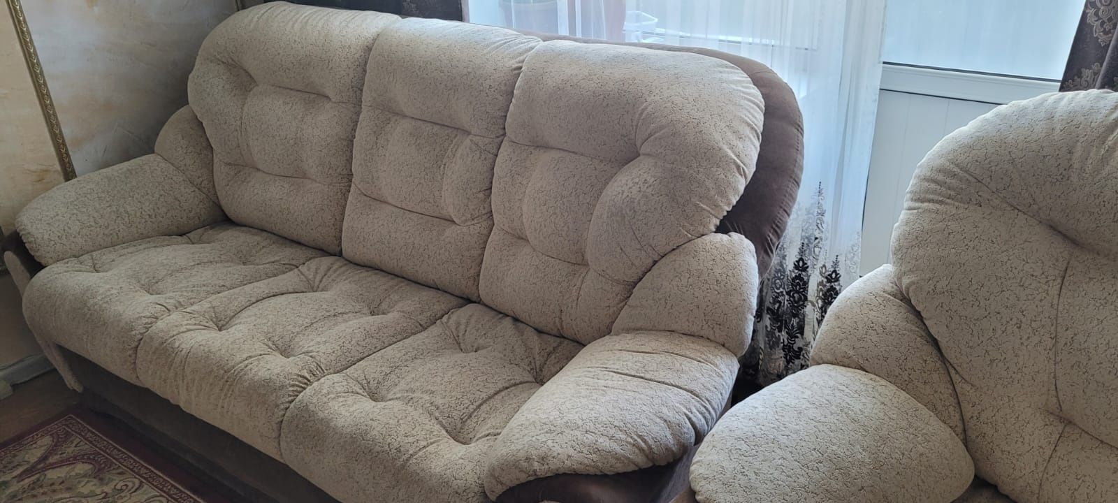 Продаётся раскладной диван и 1 кресло