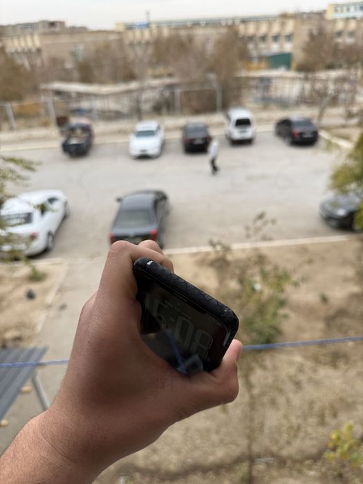 iPhone 11 pro (karopka bor)