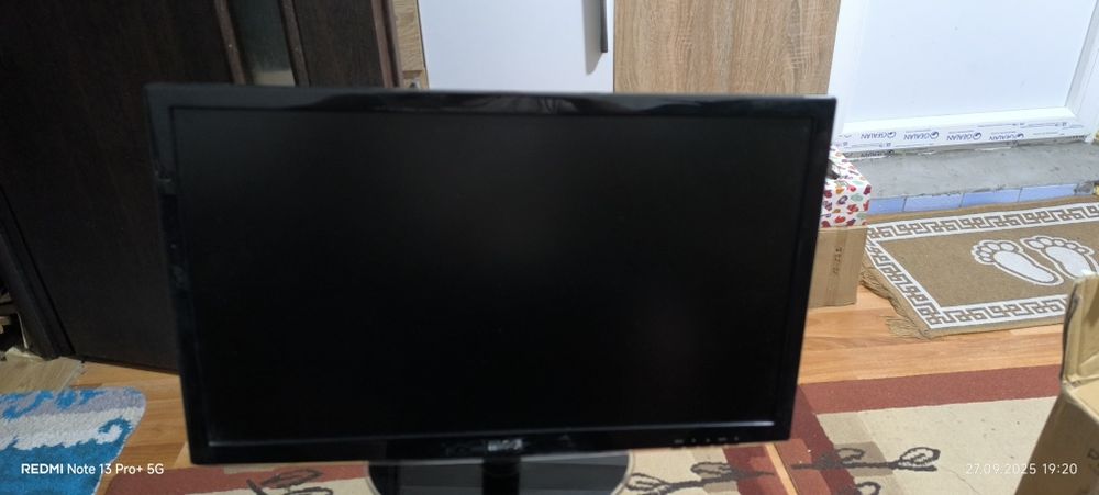 Calculator și monitor