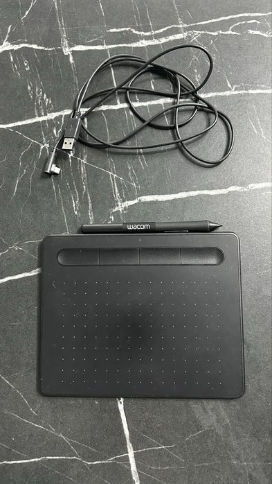 Графический планшет Wacom (с пером и кабелем)