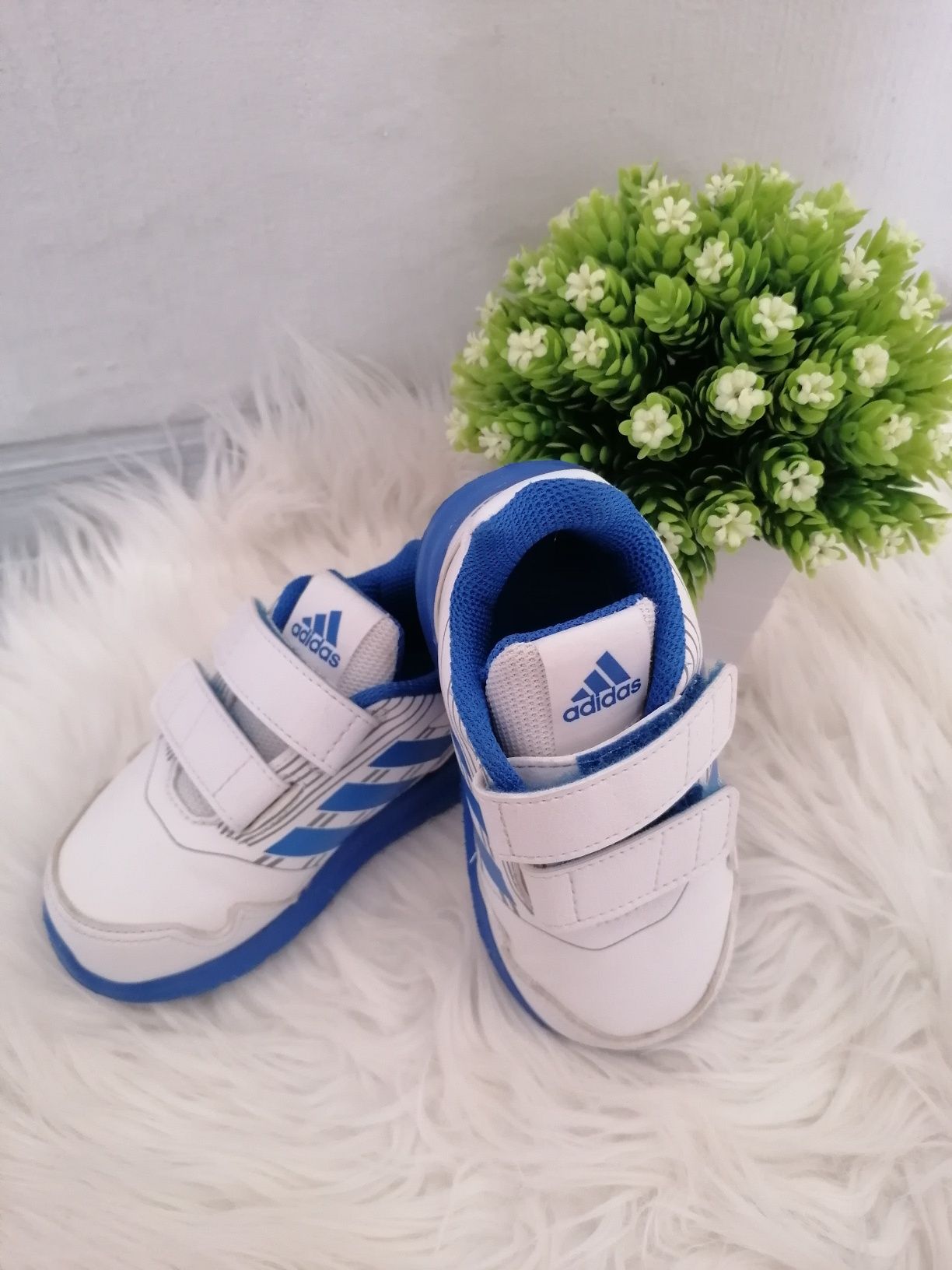 Маратонки Adidas 22 номер
