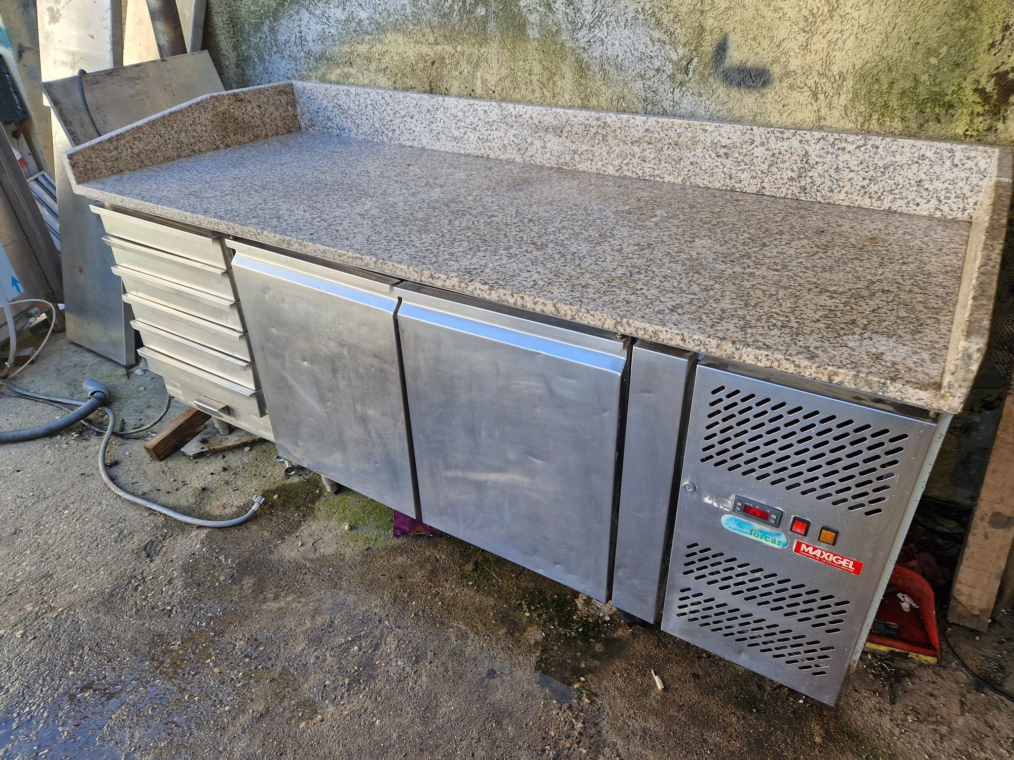 Vitrina frigorifica, dulap frigorific inox, masa rece,