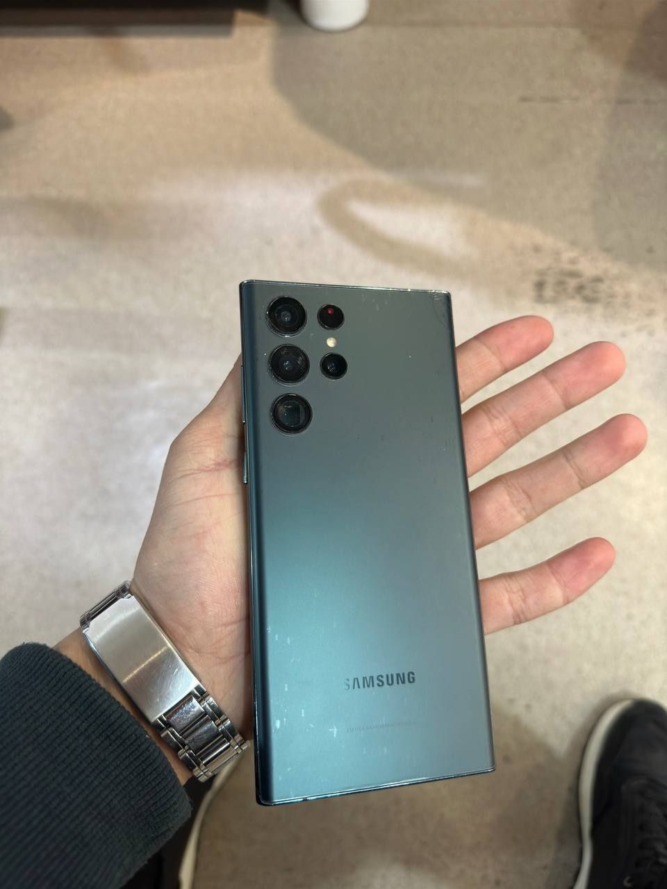 Galaxy S22 Ultra 256/12 zavod xamma narsasi 350$ shtr ishi bitir