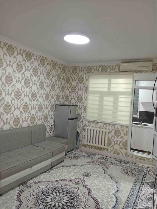 Ижарага уй берилади  члонзор  17 кв 1²килинган  2 этаж  350&