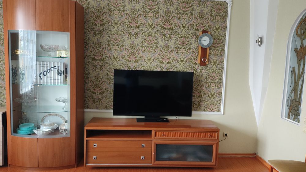 Продам итальянский гарнитур для зала