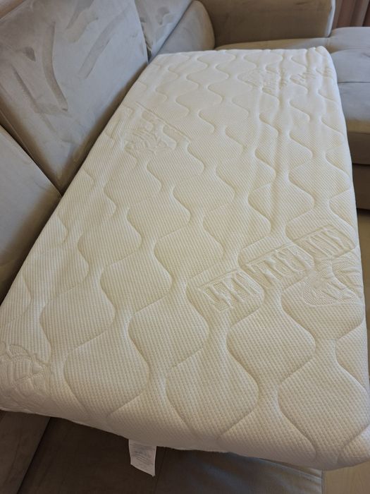 Бебешка кошара с матрак и спален комплект